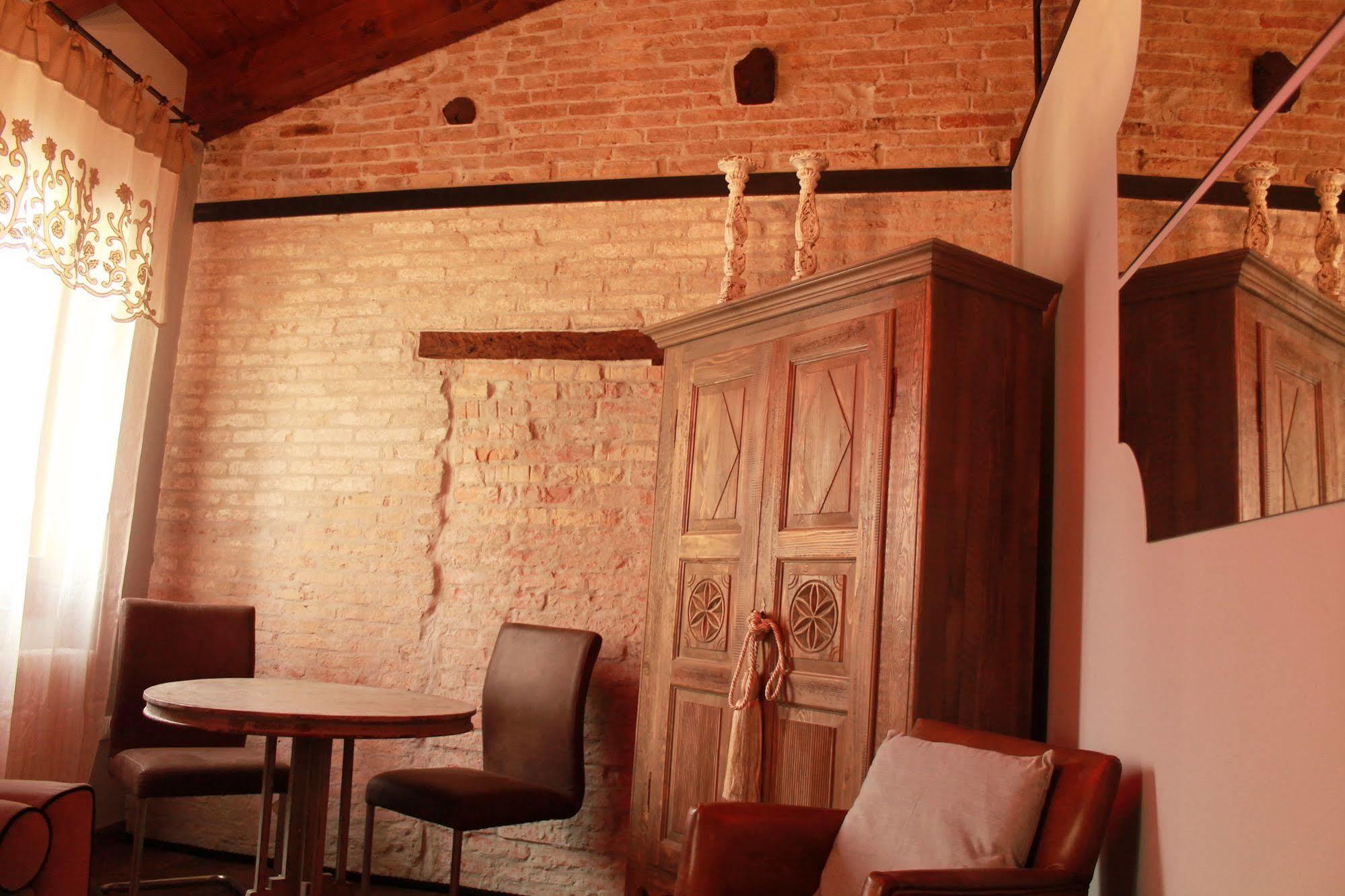 Rosso Charm 3* Venice