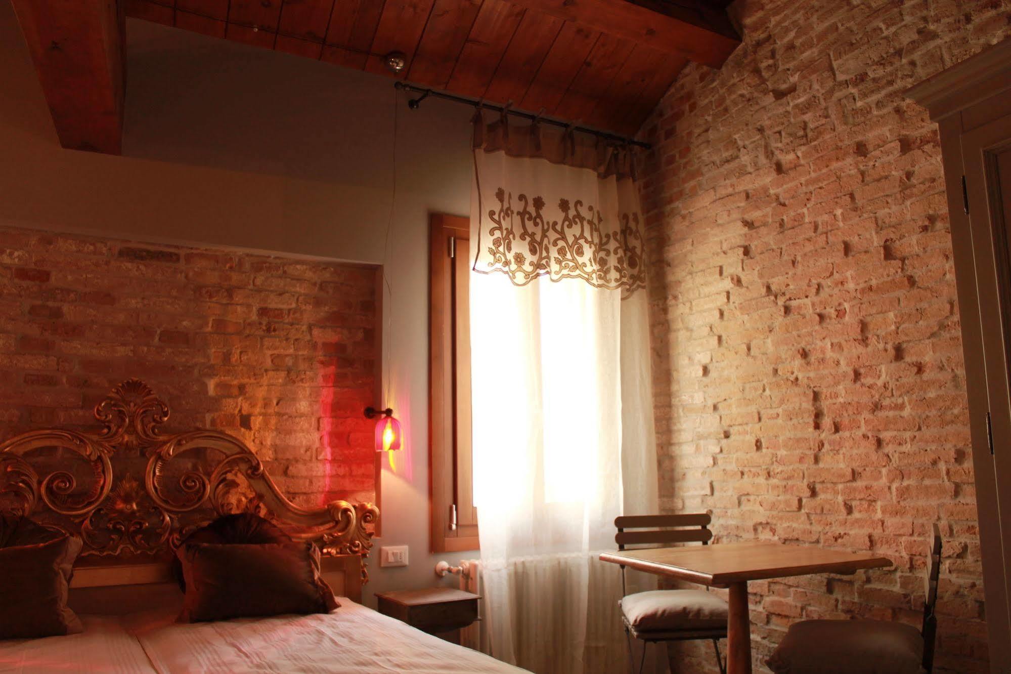 Rosso Charm Bed and breakfast Venecia