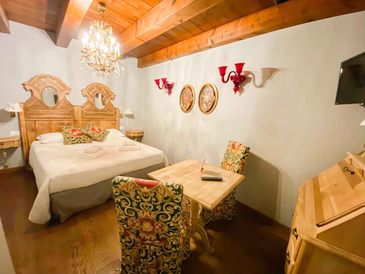 Rosso Charm 3* Venecia